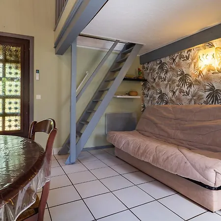 Maisonnette Les Issignols Colombier-le-Vieux